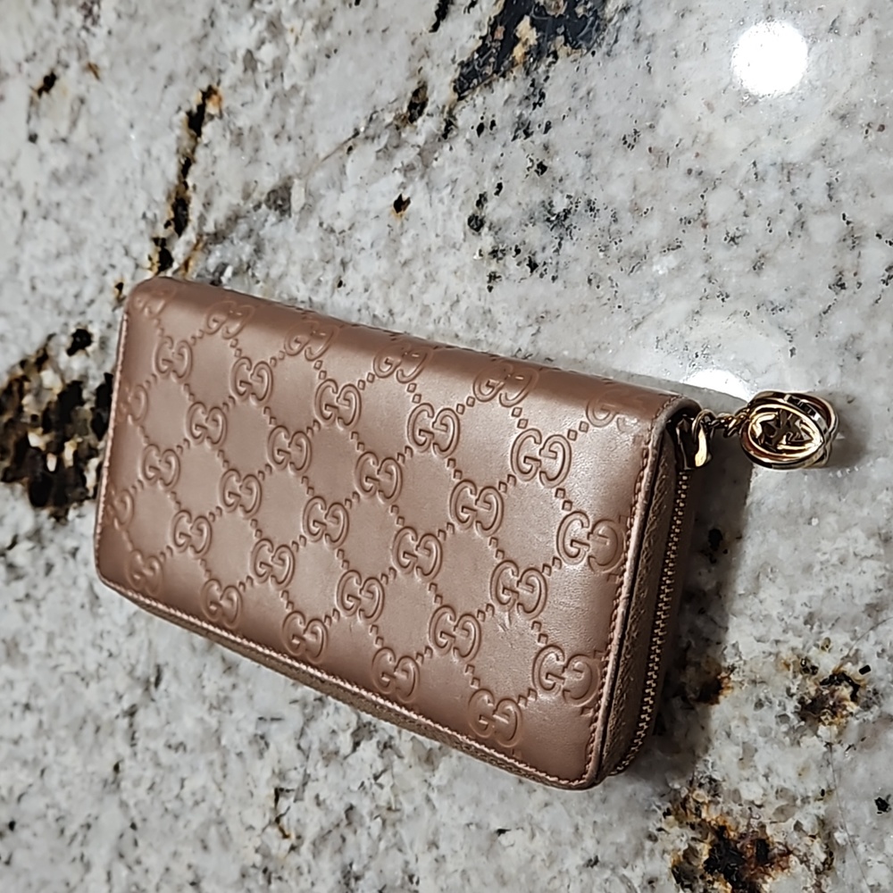 Authentic Gucci wallet - Picture 6 of 16